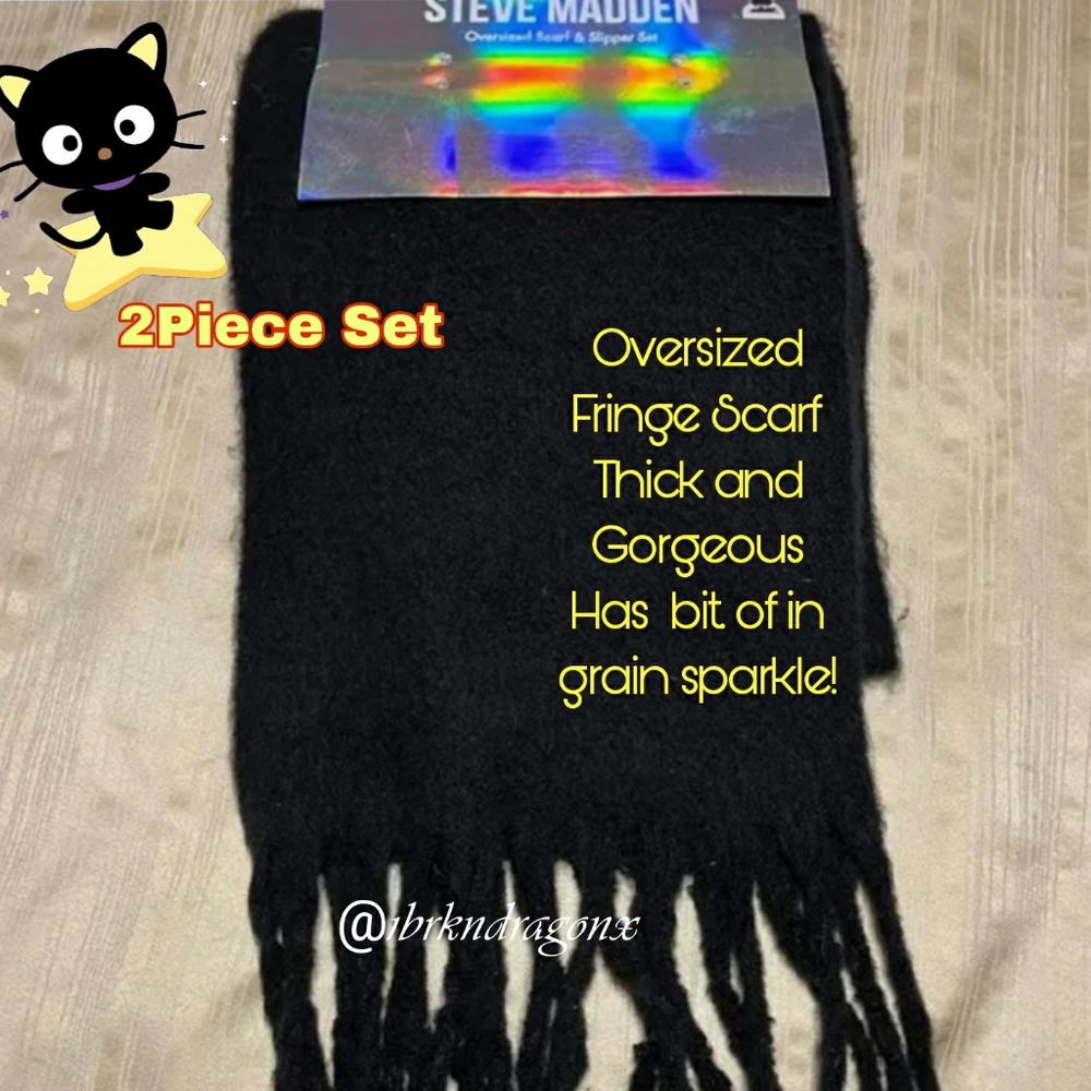 NWT Coordinated Sets Steve Madden Emogi Happy Slippers and Oversized Scarf - Picture 8 of 16
